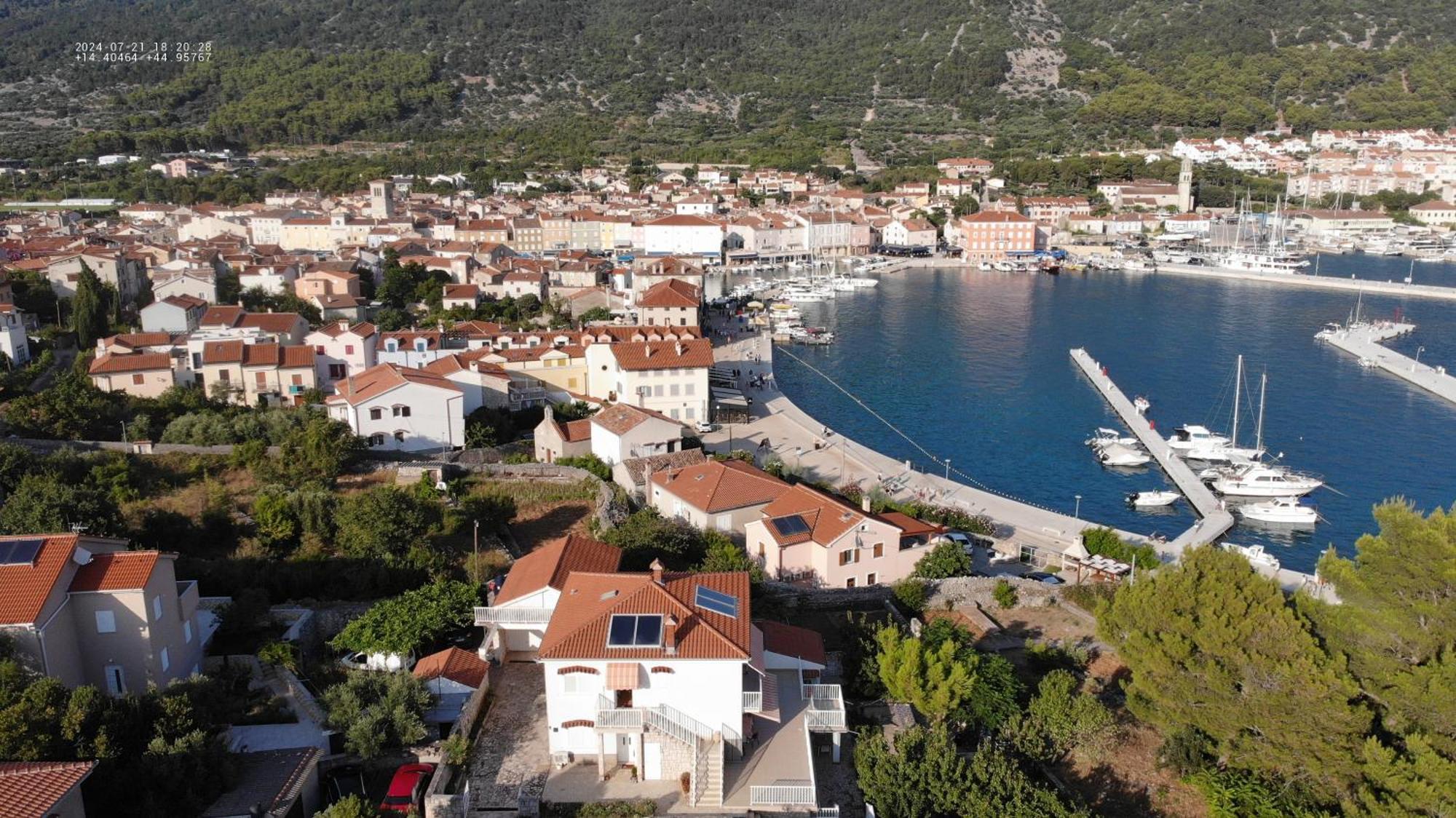 Apartments Bura & Jugo, Cres, Without Stress Exterior photo